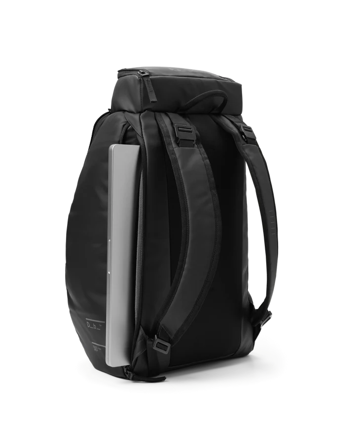Db Journey - Hugger Backpack 30L Black Out
