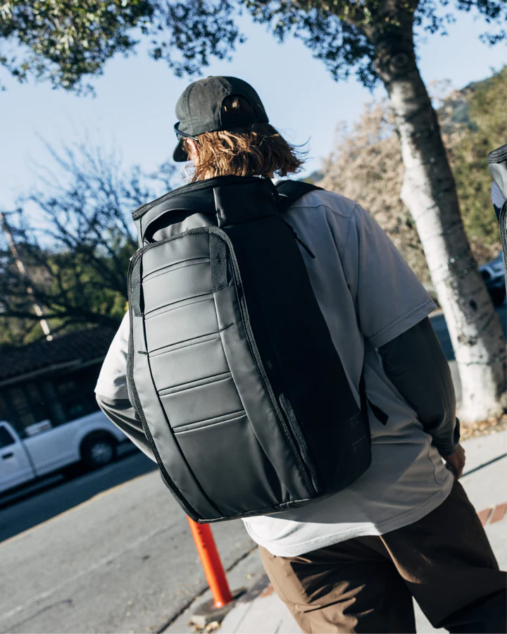 Db Journey - Hugger Backpack 30L Black Out
