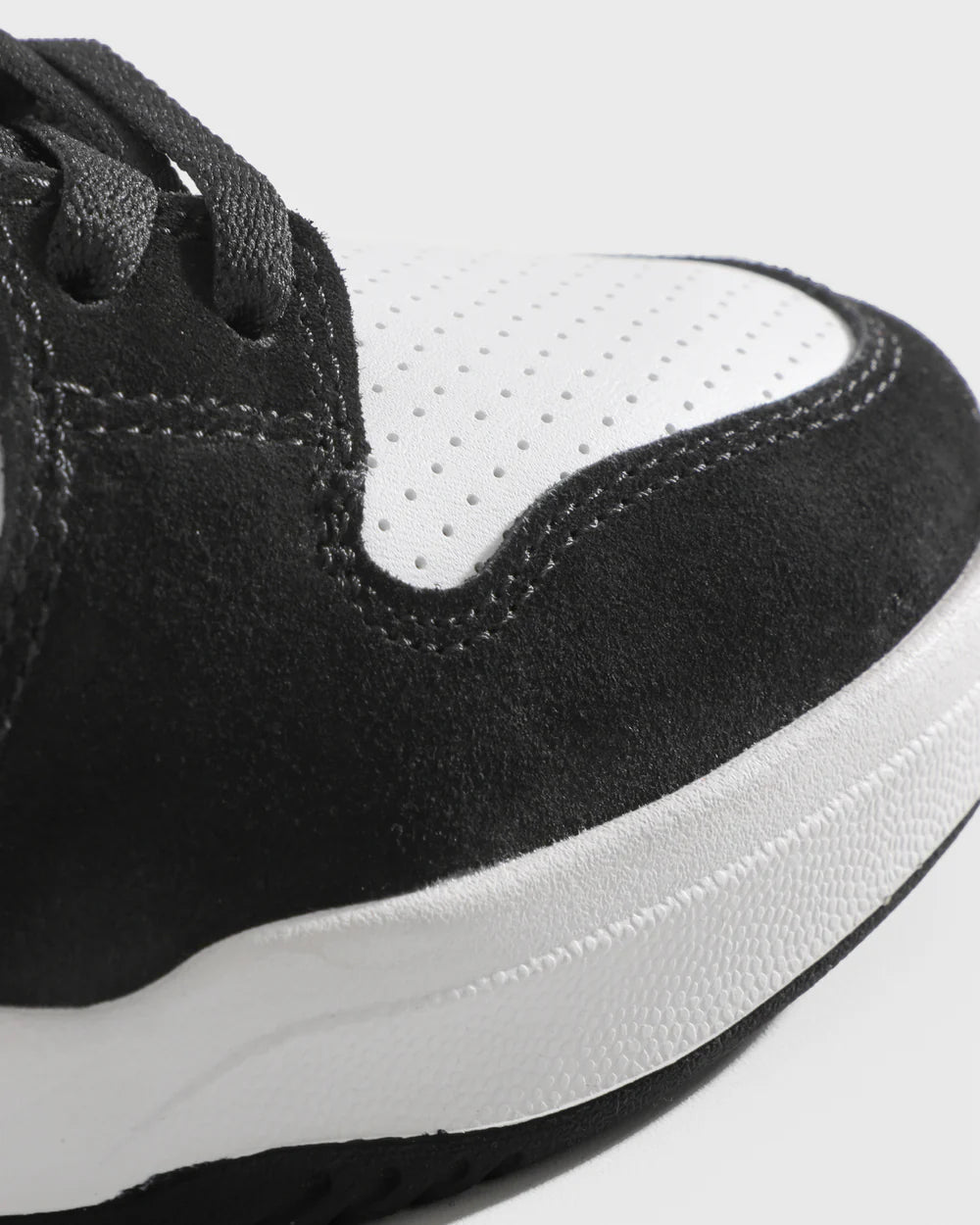 Lakai - Telford Low Black / White Leather