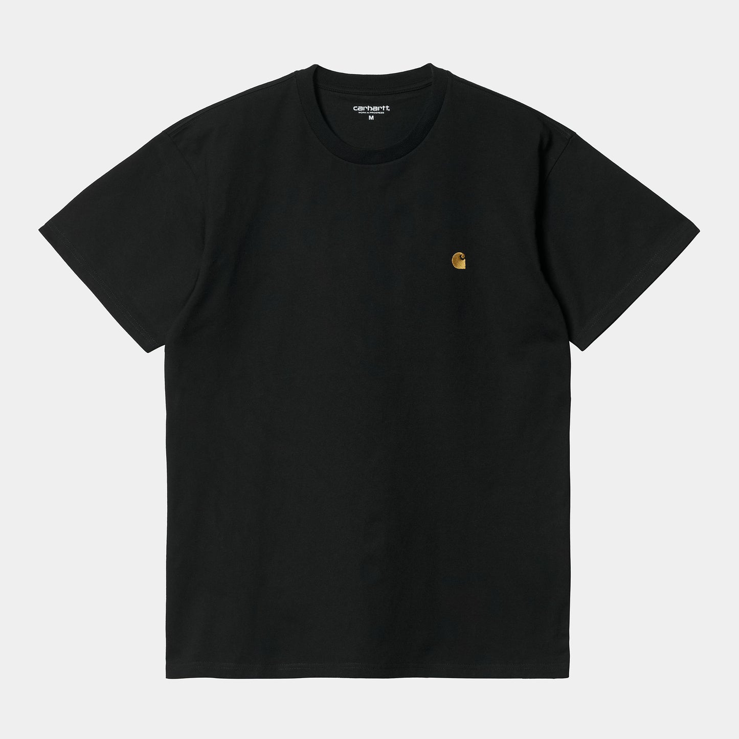 Musta Carhartt Wip chase t-paita, pieni kultainen logo rinnassa