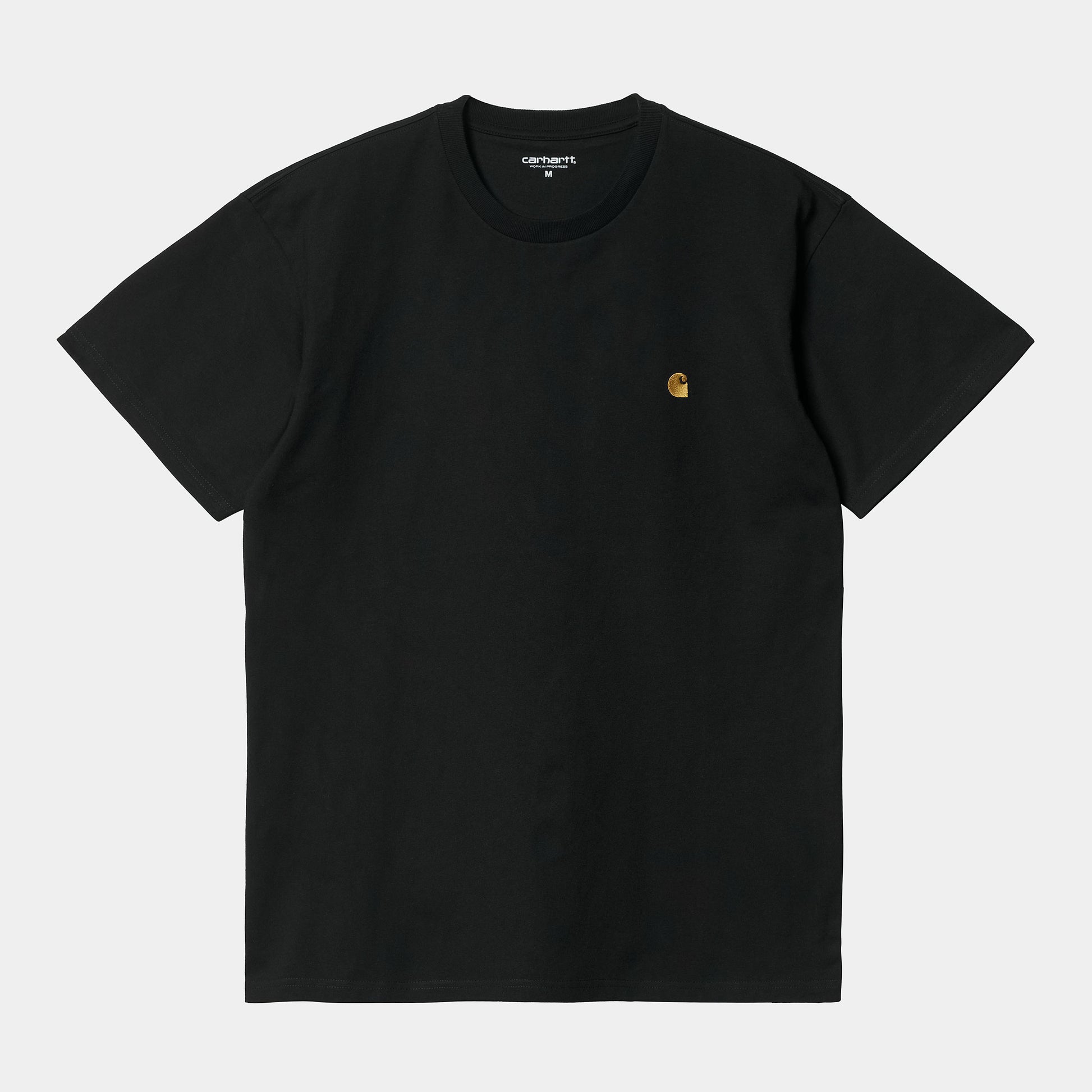 Musta Carhartt Wip chase t-paita, pieni kultainen logo rinnassa